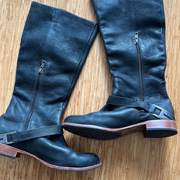 UGG Channing riding boot - Picture 5 of 8